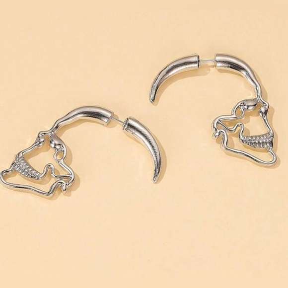 NEW Silver Skull Hoop Style Earrings - Picture 2 of 4